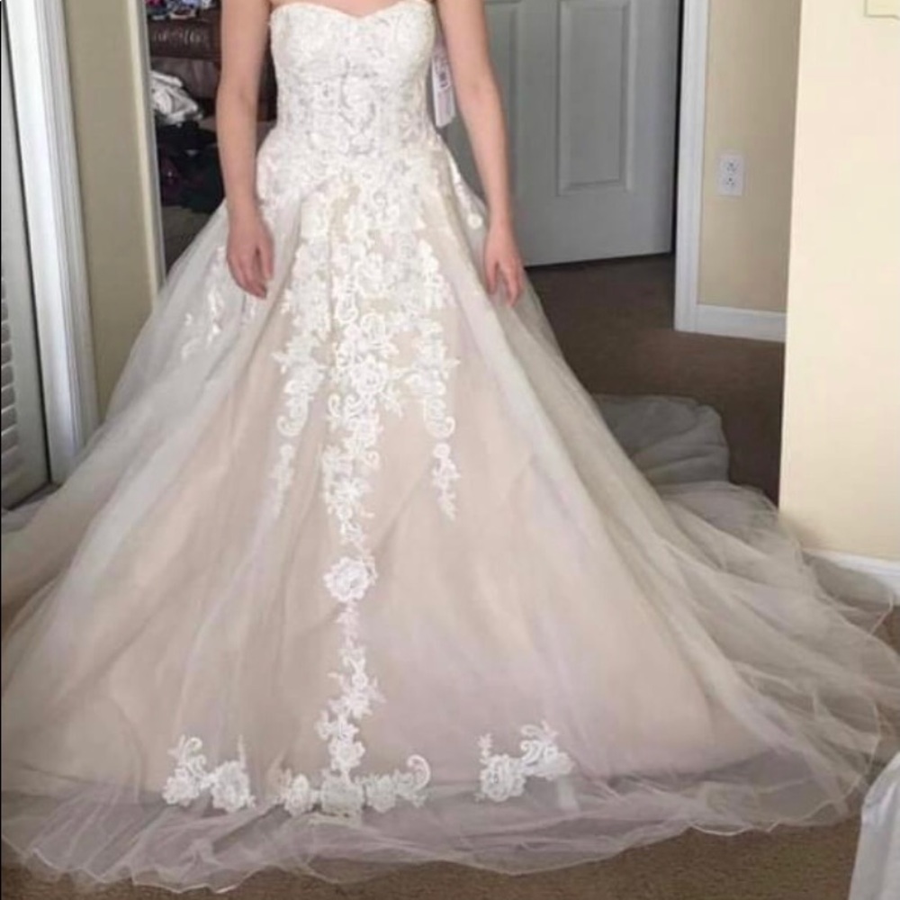 David’s bridal wedding dress